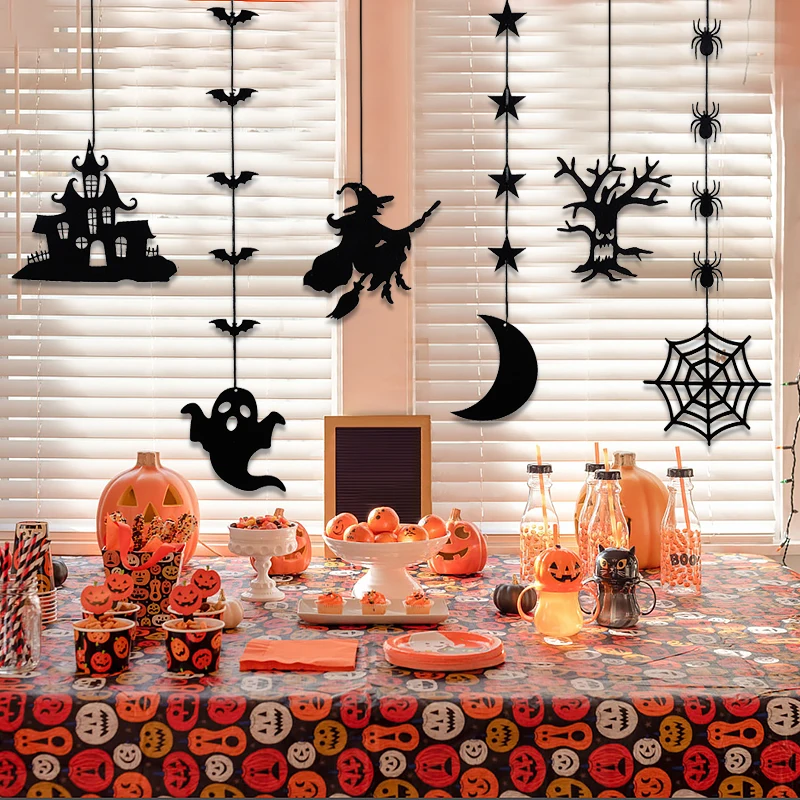 Страшный черный домик ведьмы с призраками монстром деревом луной паутиной для