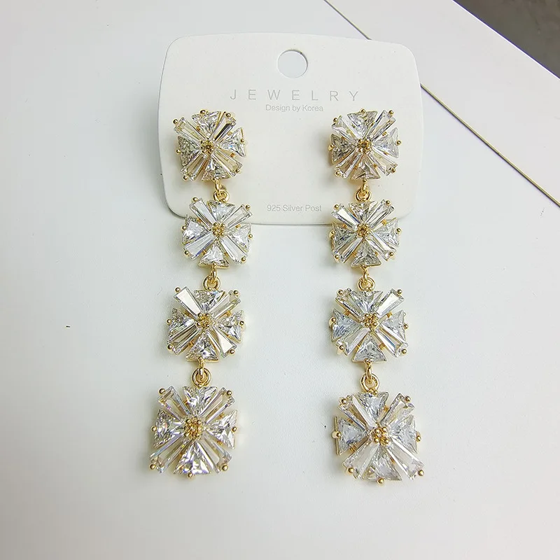 

2022 New Square Crystal Zircon Long Tassel Flower Earrings Temperament Luxury Shiny Earrings To Attend The Banquet Jewelry