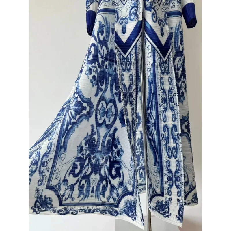 Плиссированные Длинные пальто с отложным воротником и принтом новинка 2024 модная