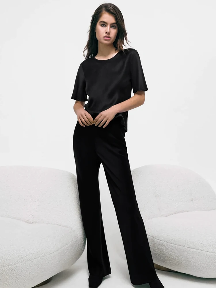 

Черная Пижама Restve для женщин, комплект из 2 предметов, Атласный топ с коротким рукавом и круглым вырезом, повседневные женские комплекты с бр...