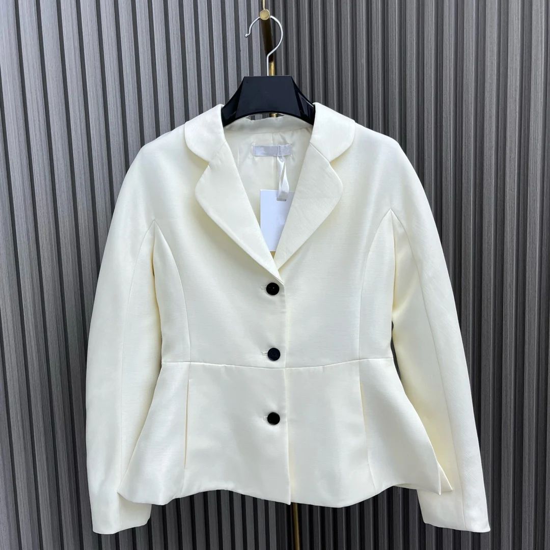 

Fishtail waist suit jacket, waist full temperament and fishtail hem with a little nifty710
