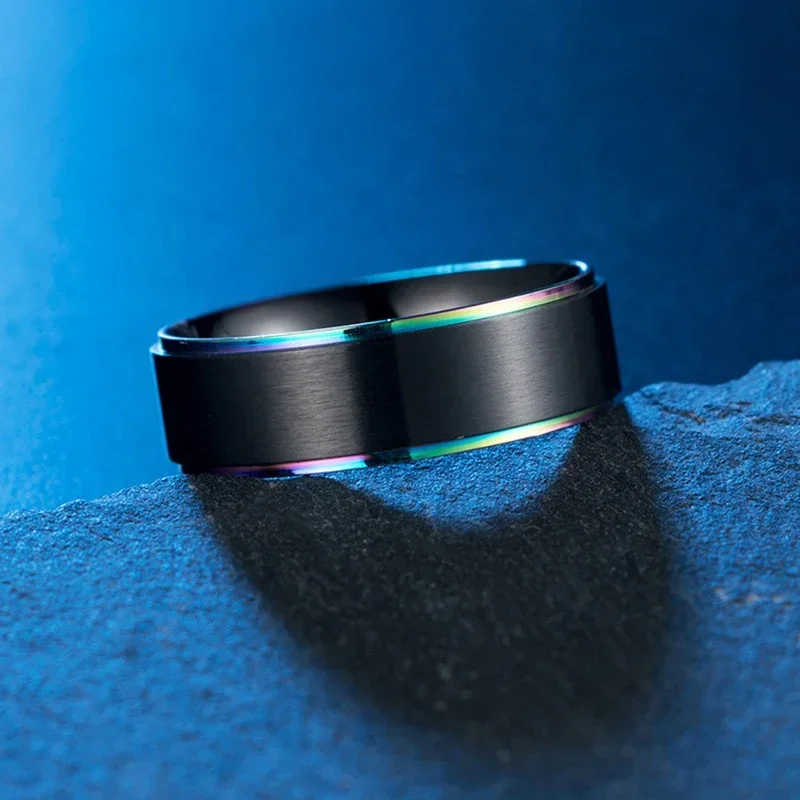 Новое Klassieke 8 мм Regenboog Kleurrijke Titanium Stalen Ring Zwart Geborsteld Wedding Band Mannen