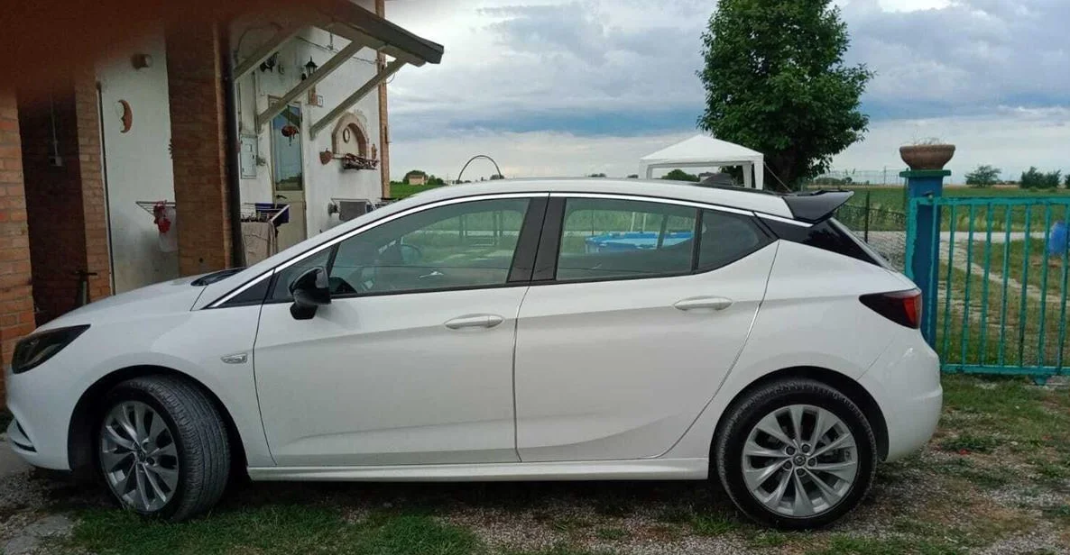 

Для Opel Astra K высококачественный спойлер из АБС-пластика и углеродного волокна внешний вид комплект для Opel Astra K задняя крыша крыла корпус комп...