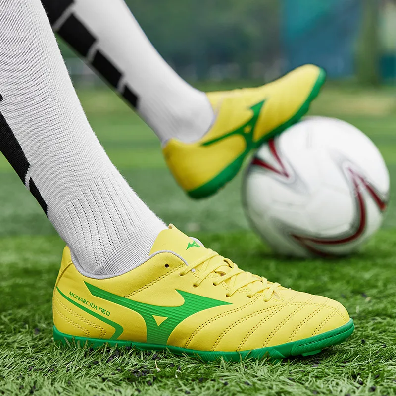 Professional Brand Yellow Lace-up Leather Soccer Shoes Men Breathable Non-slip Men's Football Training Shoes TF Futsal Shoes Man