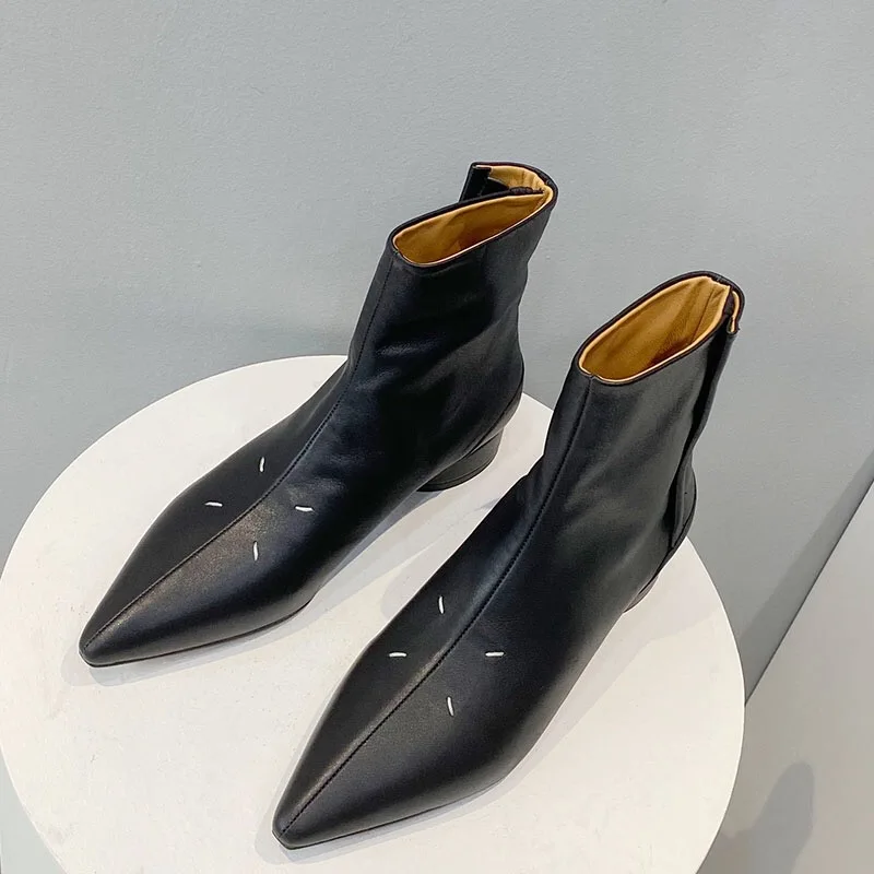 

Winter Fashion Classic Brand Luxury Design Casual Versatile Pointed Flat Heel Boots Genuine Leather Short Boots Womne Shoes