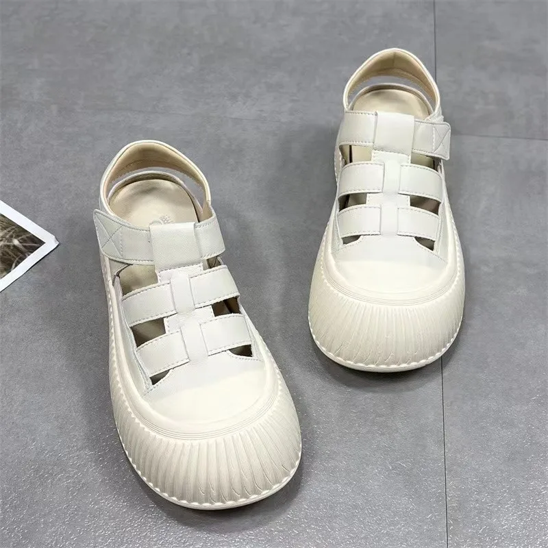 Сандалии женские винтажные дышащие босоножки с закрытым носком на липучке