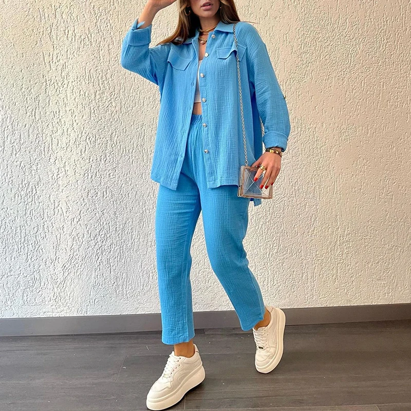 Женский однотонный комплект из рубашки с карманами и брюк