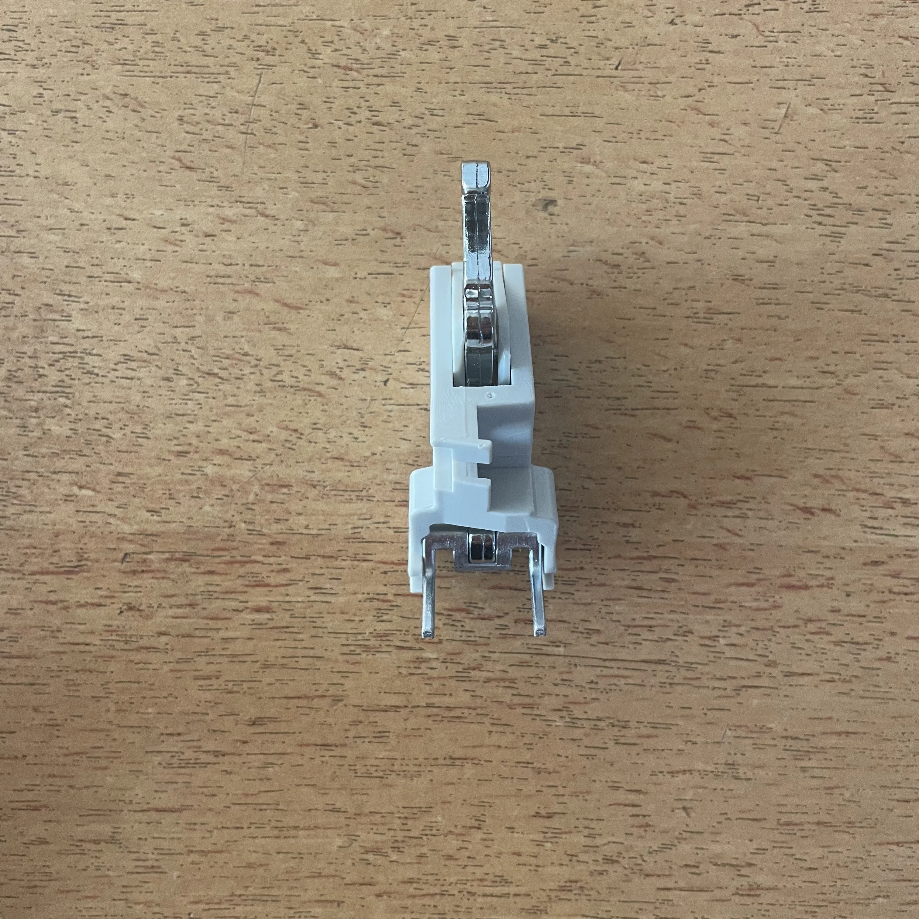 Четверть синхронная прижимная лапка линейное синхронное отверстие центральная