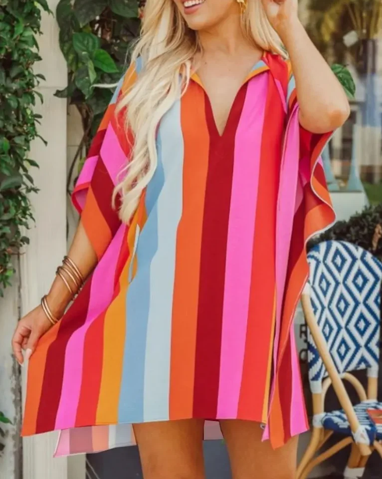 

2022 Summer Woman Chic Casual V-Cut Colorblock Striped Print Split Hem Short Sleeve Vacation Top