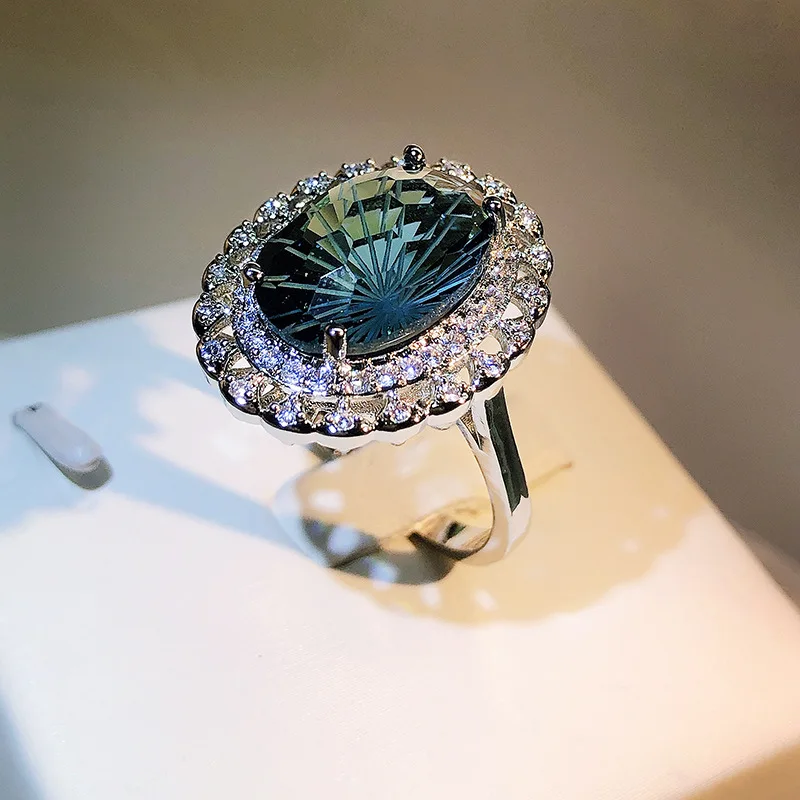 Фото Женское кольцо Haute Couture с голубым топазом, серебро 925 пробы, натуральный фейерверк, синий топаз, женское кольцо, фотоподарок №2