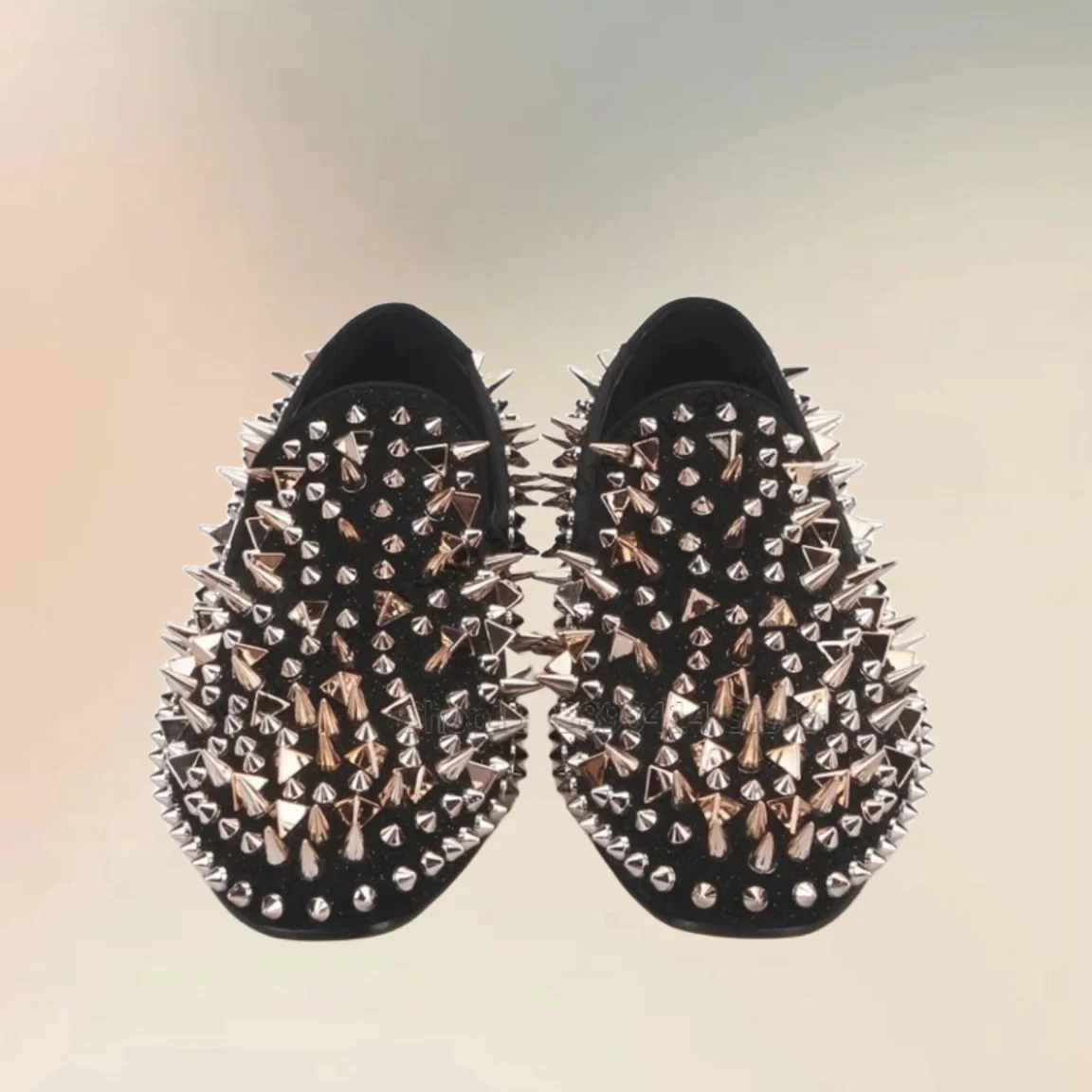 Золотые Заклепки Декор черные Позолоченные лоферы модная мужская обувь без