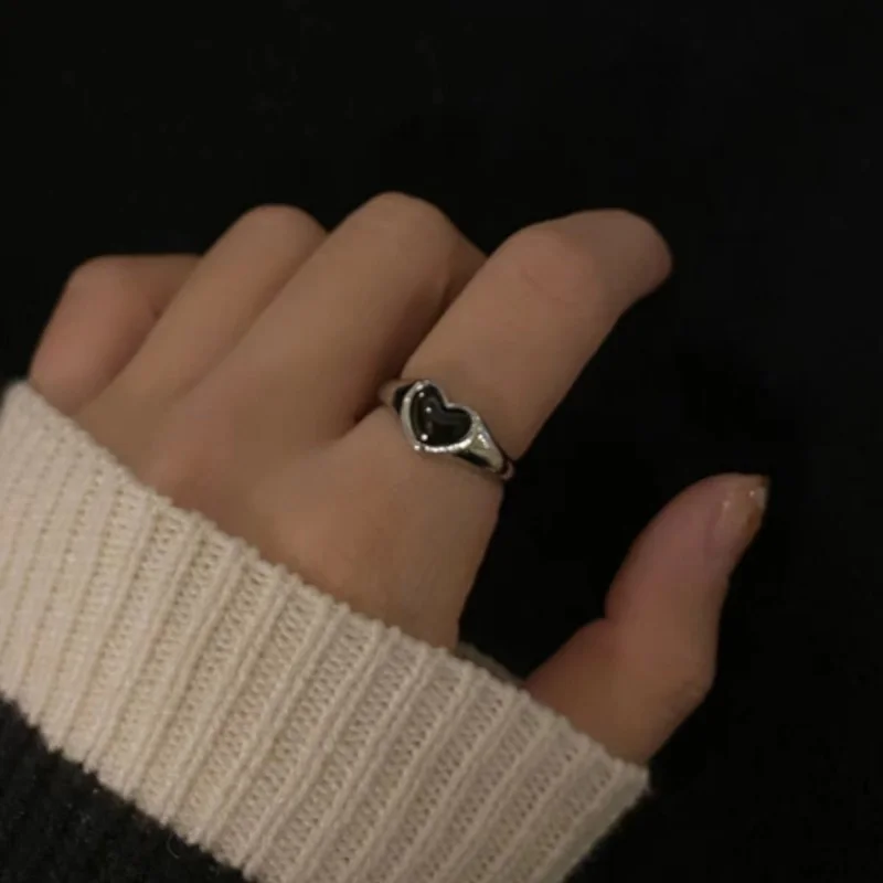 Cold and dark ring trend, niche design, personalized retro and high-end feel, folding and wearing, open mouth lovers, minimalist