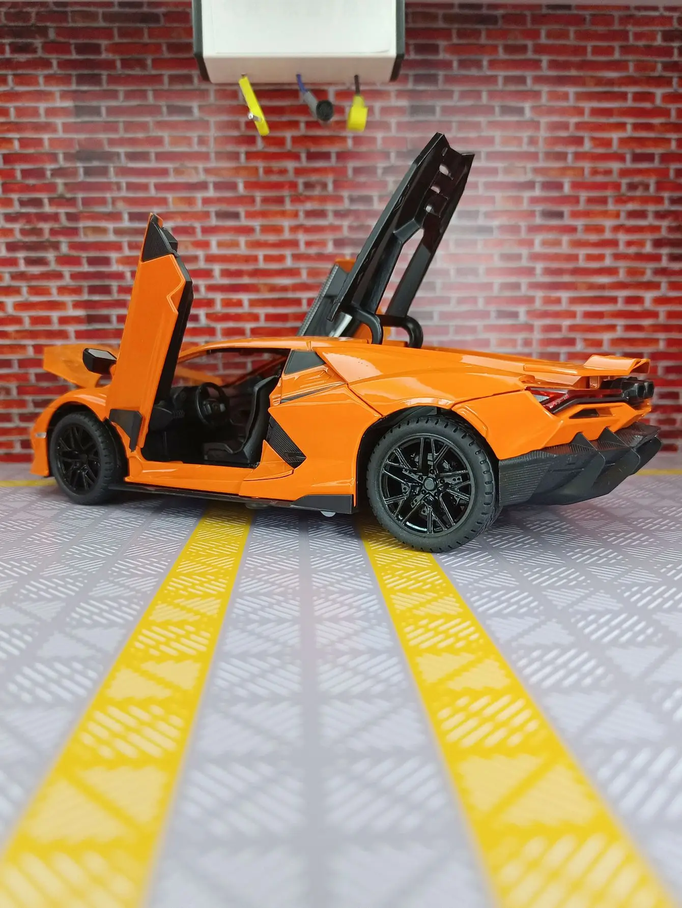 1:24 Lamborghini Reventon Supercar легкосплавный автомобиль литье под давлением и игрушечный