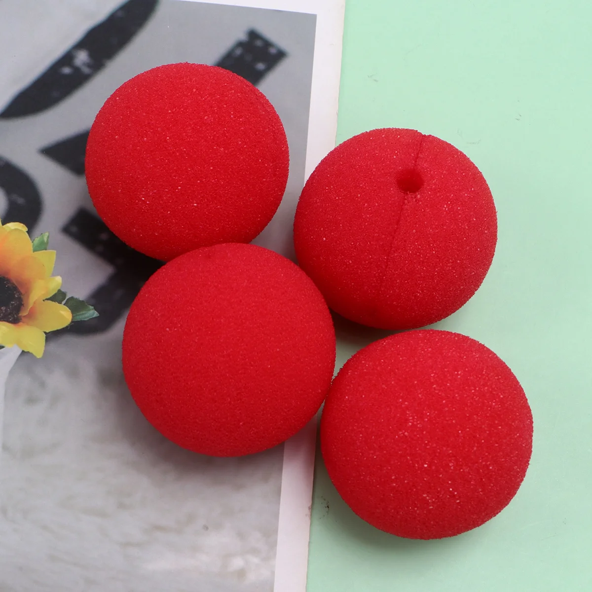 

20PCS Red Circus Clown Nose Masquerade Nose Performance Prop Dance Party Nose for Carnival Costume Dress Supplies