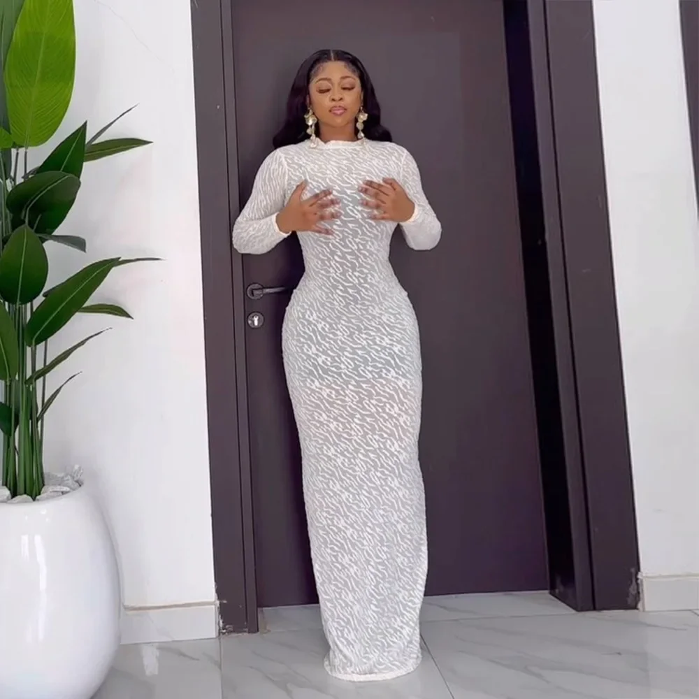 Женское облегающее платье с круглым вырезом и длинными рукавами