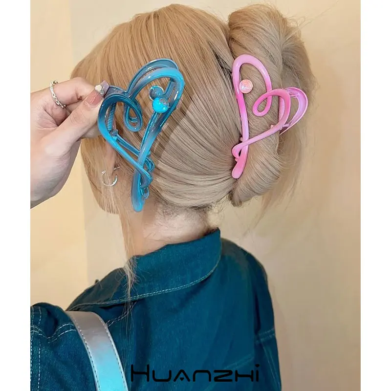 

Grey Pink Irregular Metal Heart Hair Claws for Women Girl Big Hair Clip Unique Autumn Winter Headwear HUANZHI 2023 NEW Jewelry