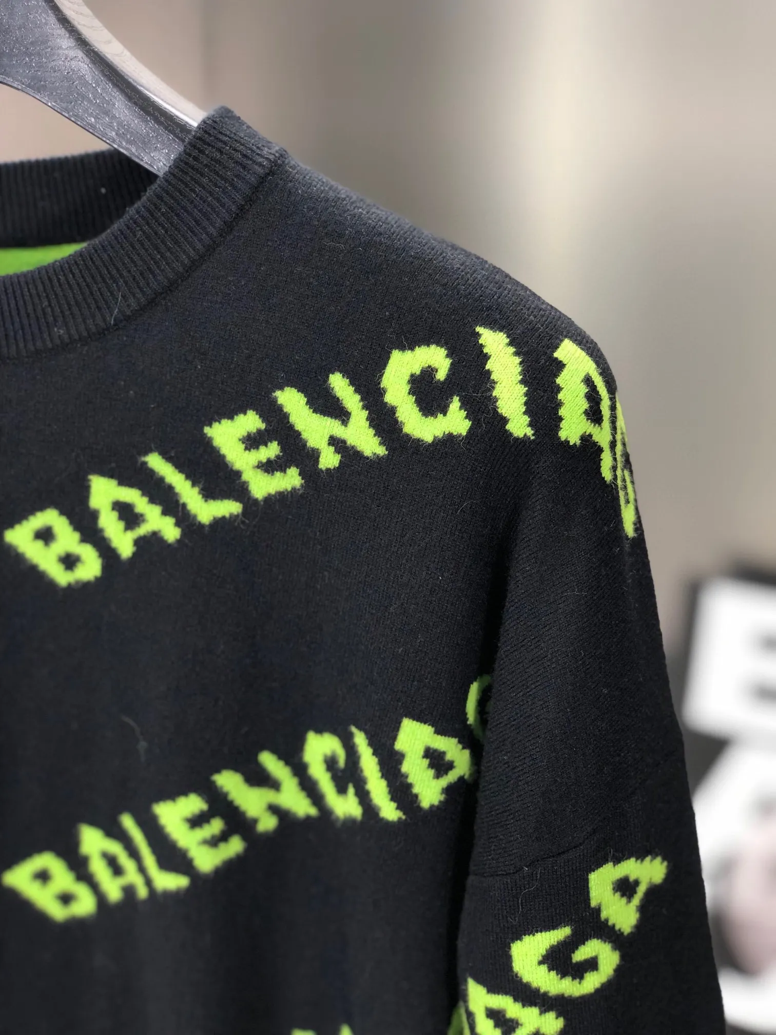 Свитер Balenciaga согреться Тонкая посадка Мода вязаный свитер
