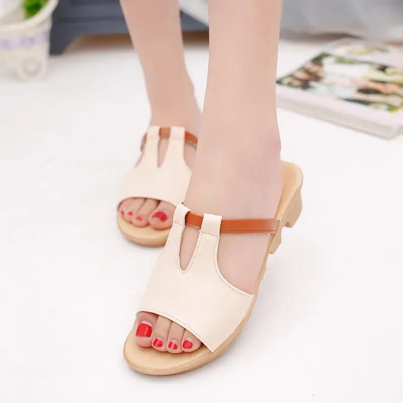 

Slippers Summer Women's Shoes Flip-Flops Sandals Ladies Flat Non-Slip Student Shoes Fashion Wedge Heels Outer Soft Sole Slippers
