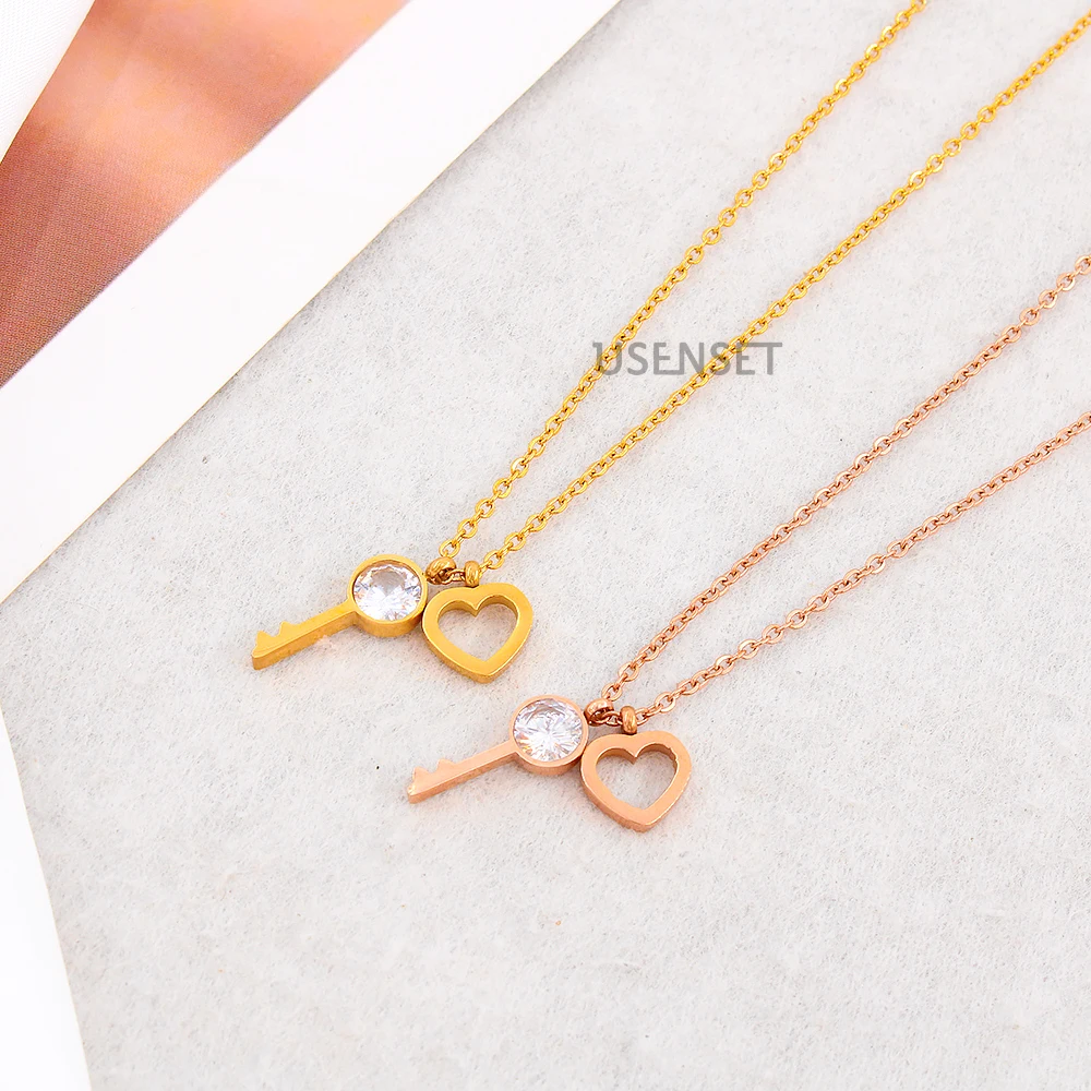 

Romantic Key Lock to Heart Pendant Necklaces Women Gold Color Necklace Jewelry Stainless Steel O-chain Accessories YS332