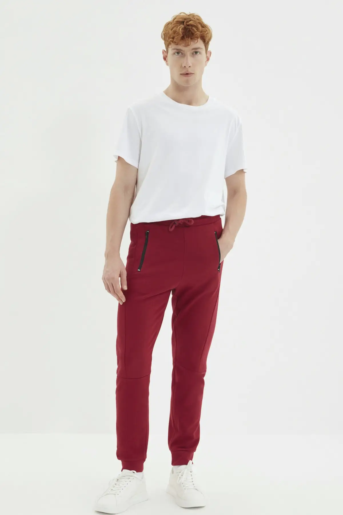 

Trendyol Men 'S Regular Fit Zipper Pockets Printed Sweatpants TMNAW22EA0446