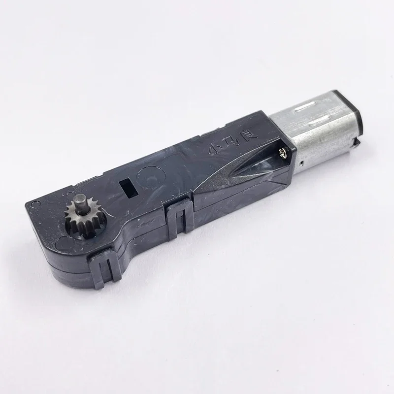 

Микро бесшумный драгоценный N20 пластиковый фотометаллический DC 3V-6V 30 об/мин Электрический двигатель с медленной скоростью для 3d-печатающей ручки