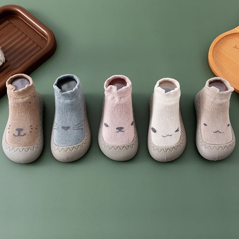 

От 0 до 3 лет демисезонные детские ходунки, обувь для начинающих ходить детей Мягкая хлопковая нескользящая обувь на резиновой подошве для маленьких девочек и мальчиков