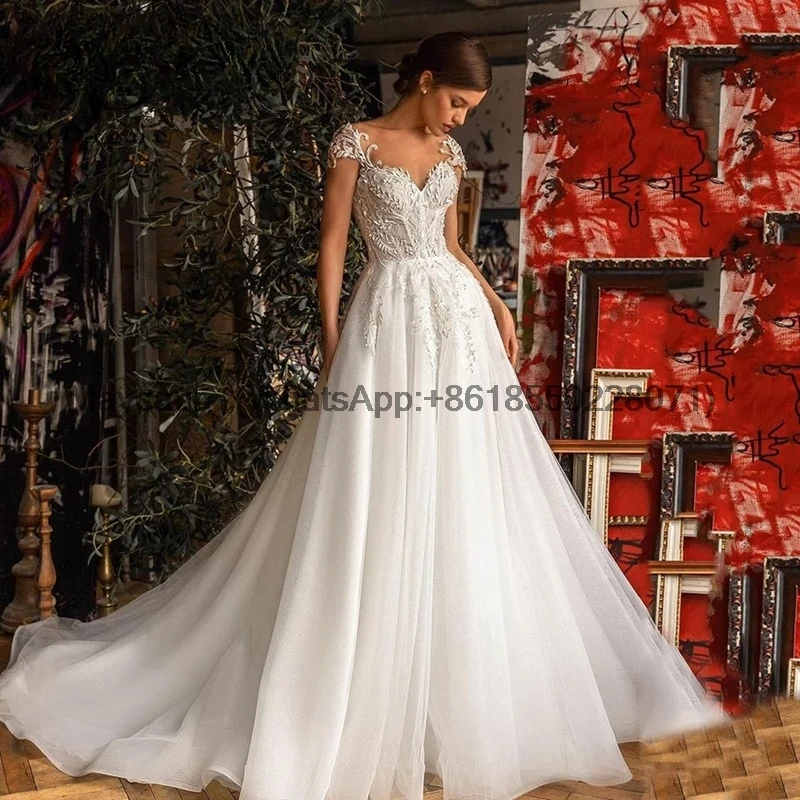 Современное свадебное платье с v-образным вырезом и короткими рукавами кружевные