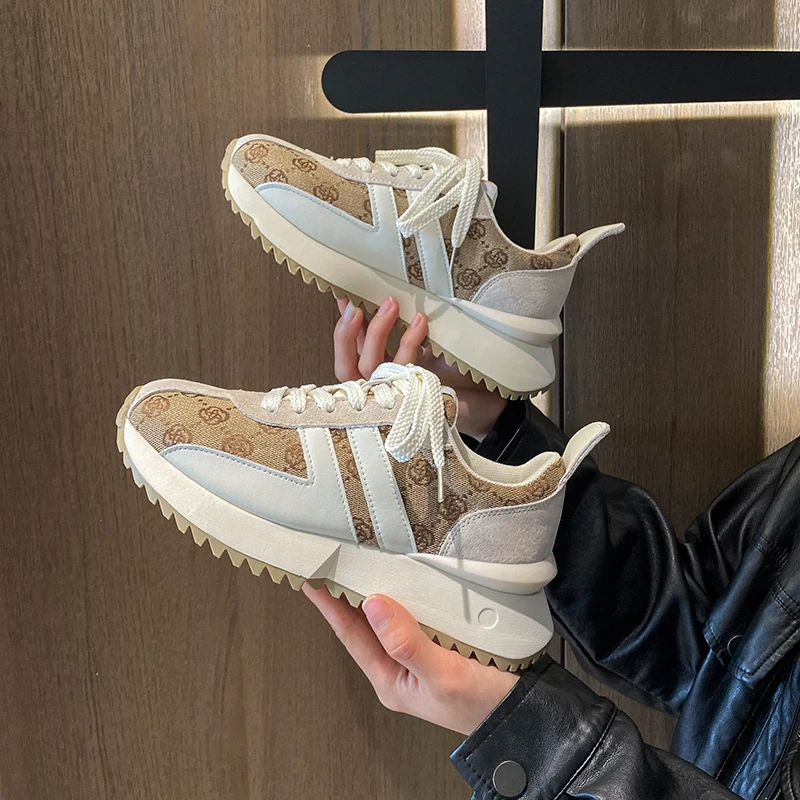 Women's Sneakers Fashion Lightweight Leisure Tennis Shoes Flower Design Luxury Shoes Breathable Comfort Platform Shoes