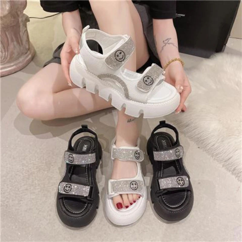 

2022 Summer Sponge Cake Thick Bottom All-match Rhinestone Shiny Women's Sandals Girls Heightening Casual All-match Sandals