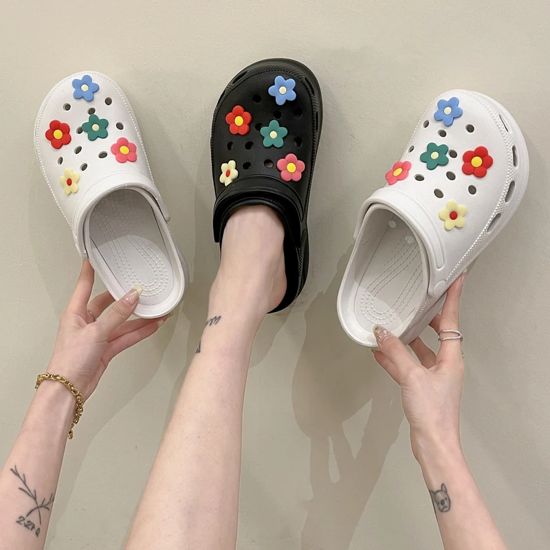 

Flat Shoes Female Rubber Slippers Cover Toe Luxury Slides Slipers Women Med Platform Summer Designer 2022 Beach Rome Fabric PU