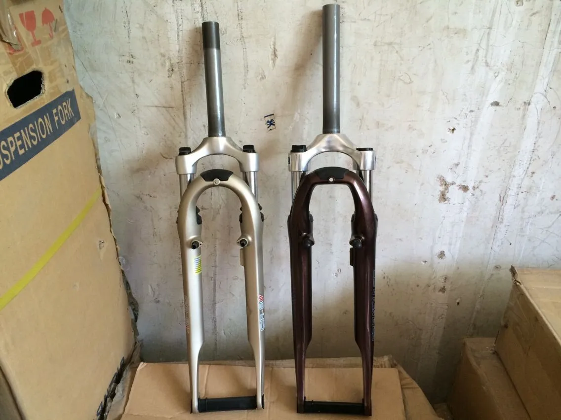 

Ronglun 700C Shock-absorbing Aluminum Alloy Front Fork Riser 28.6MM 187MM V Brake Front Fork
