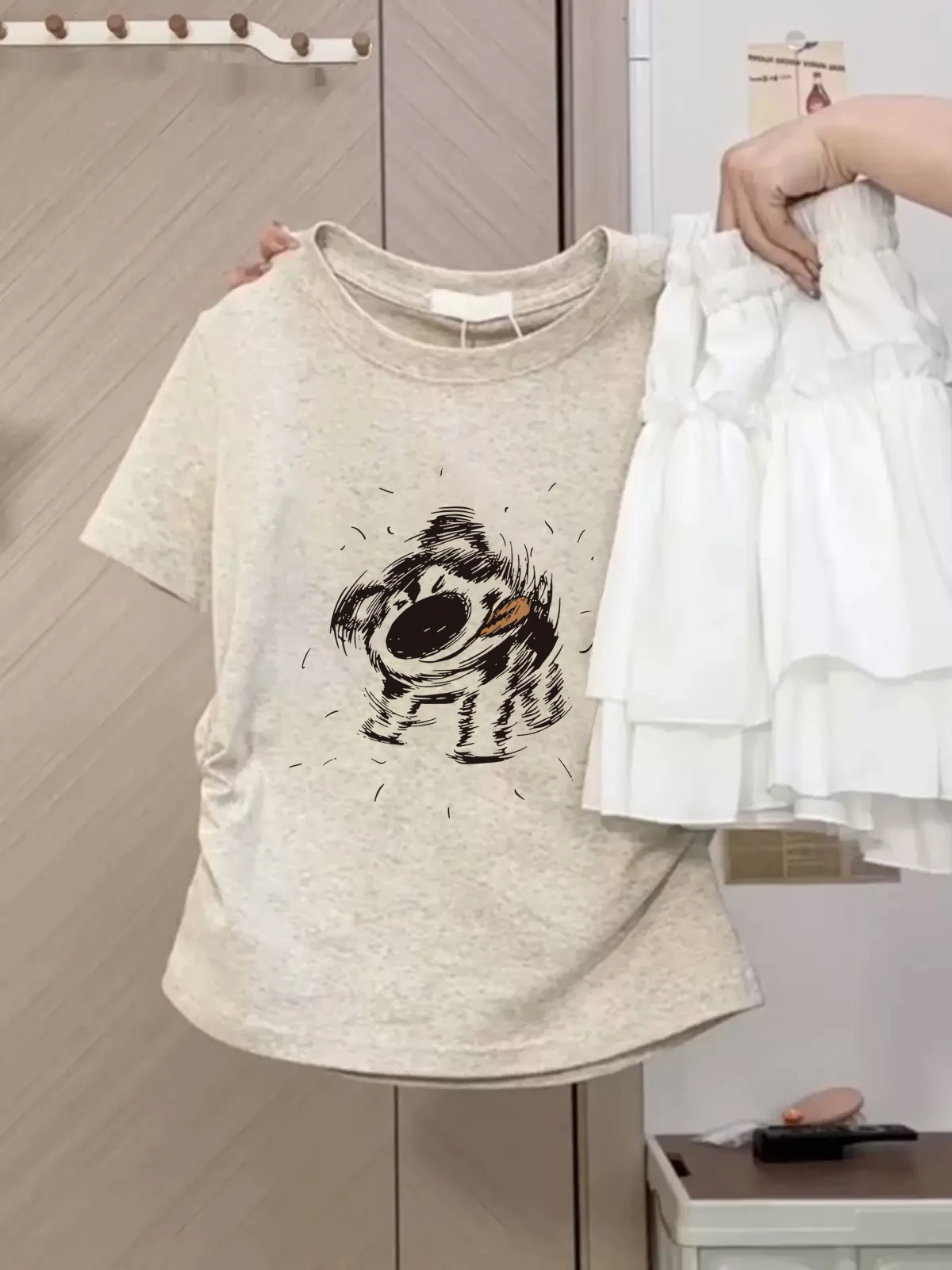 [Бесплатная примерка] Забавный топ с мультяшным принтом Женская Меланжевая серая