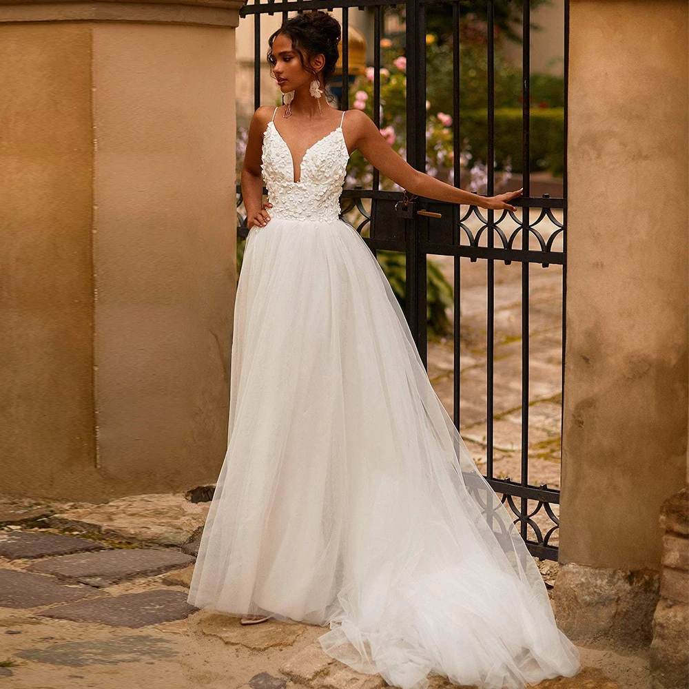 

Classic Spaghetti Strap Bridal Gowns Tulle V Neck Sweep Train Flower Open Back Wedding Dresses for Ladies Robe Mariage Femme