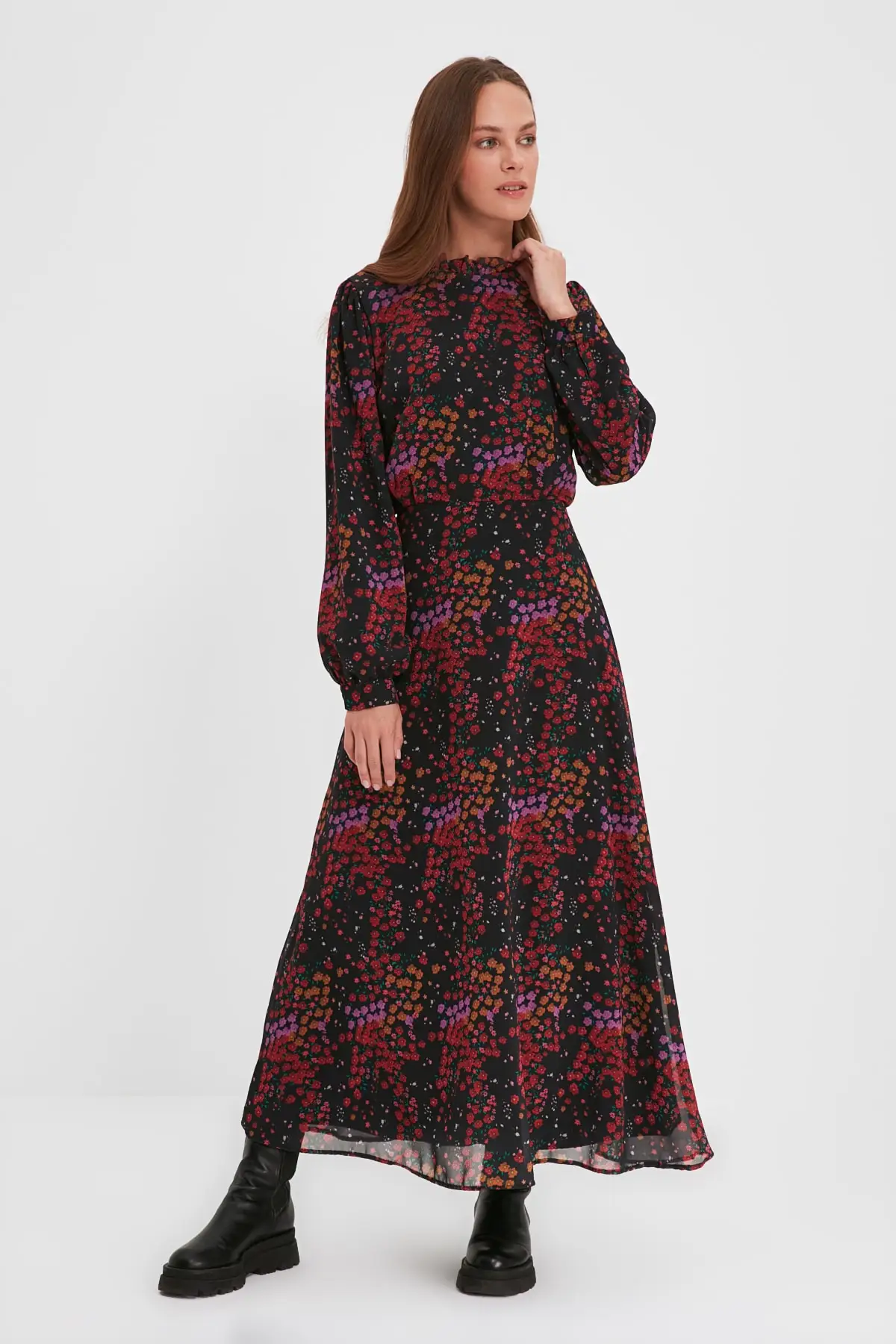 

Trendyol Upright Collar Floral Lined Dress TCTAW22EB0203
