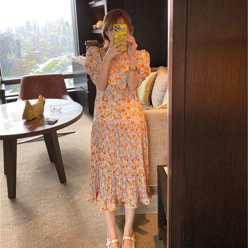 

[]21 Bora Korea East Gate summer darling ~ Beige purple broken flower pleated doll dress