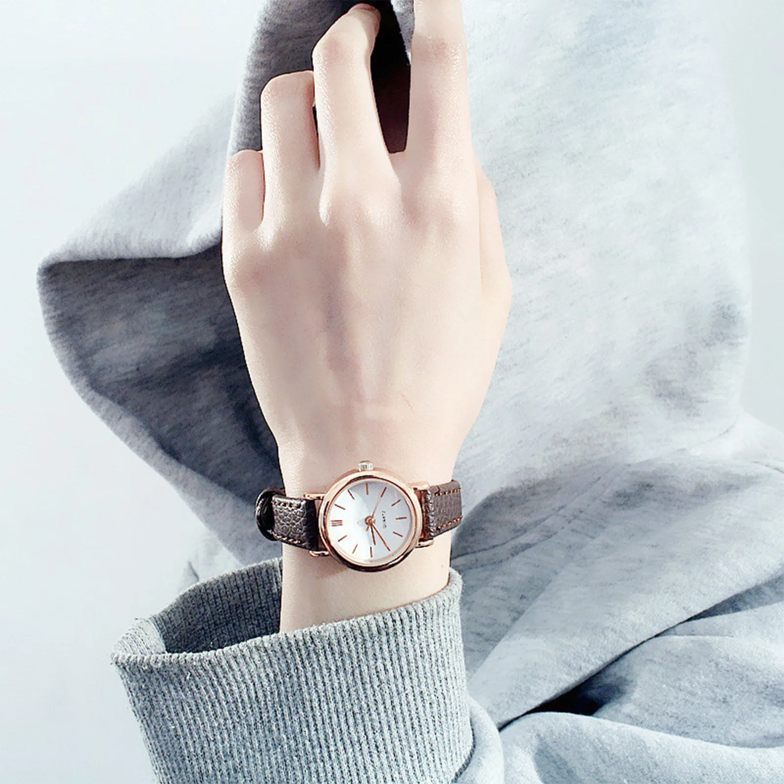 

Simple Stylish Movement Women Quartz Watch Simple Dial PU Leather Strap Lady Round Dial Quartz Watch Bracele Watches Reloj