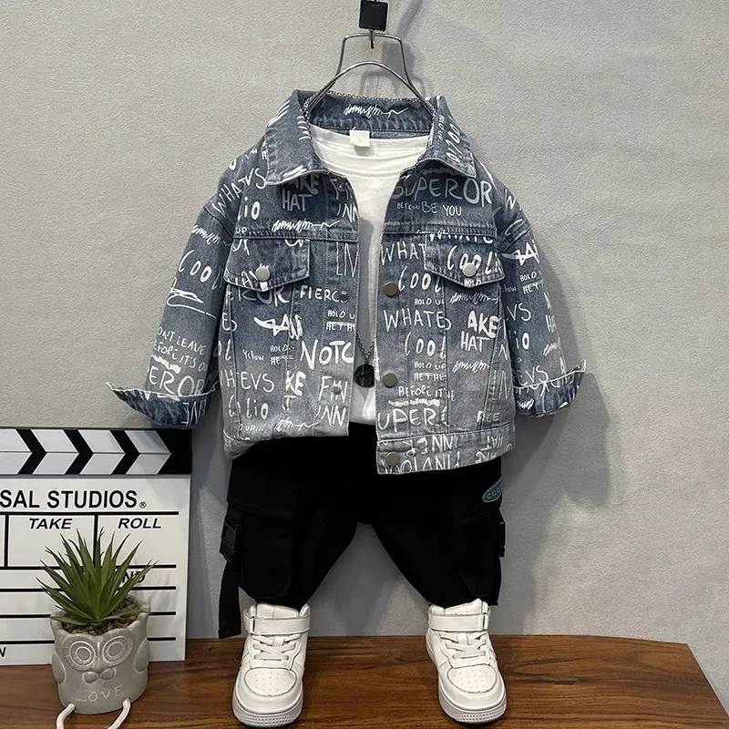 

Джинсовая куртка для мальчиков, на возраст 1-8 лет