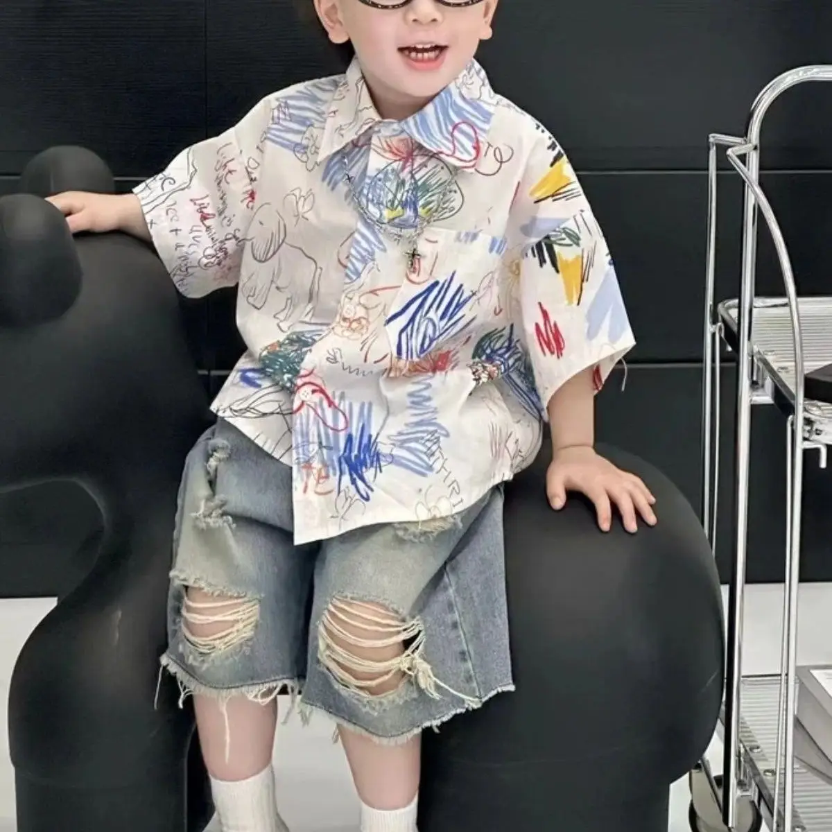 Детский комплект из двух предметов: рубашка с коротким рукавом и джинсовые шорты