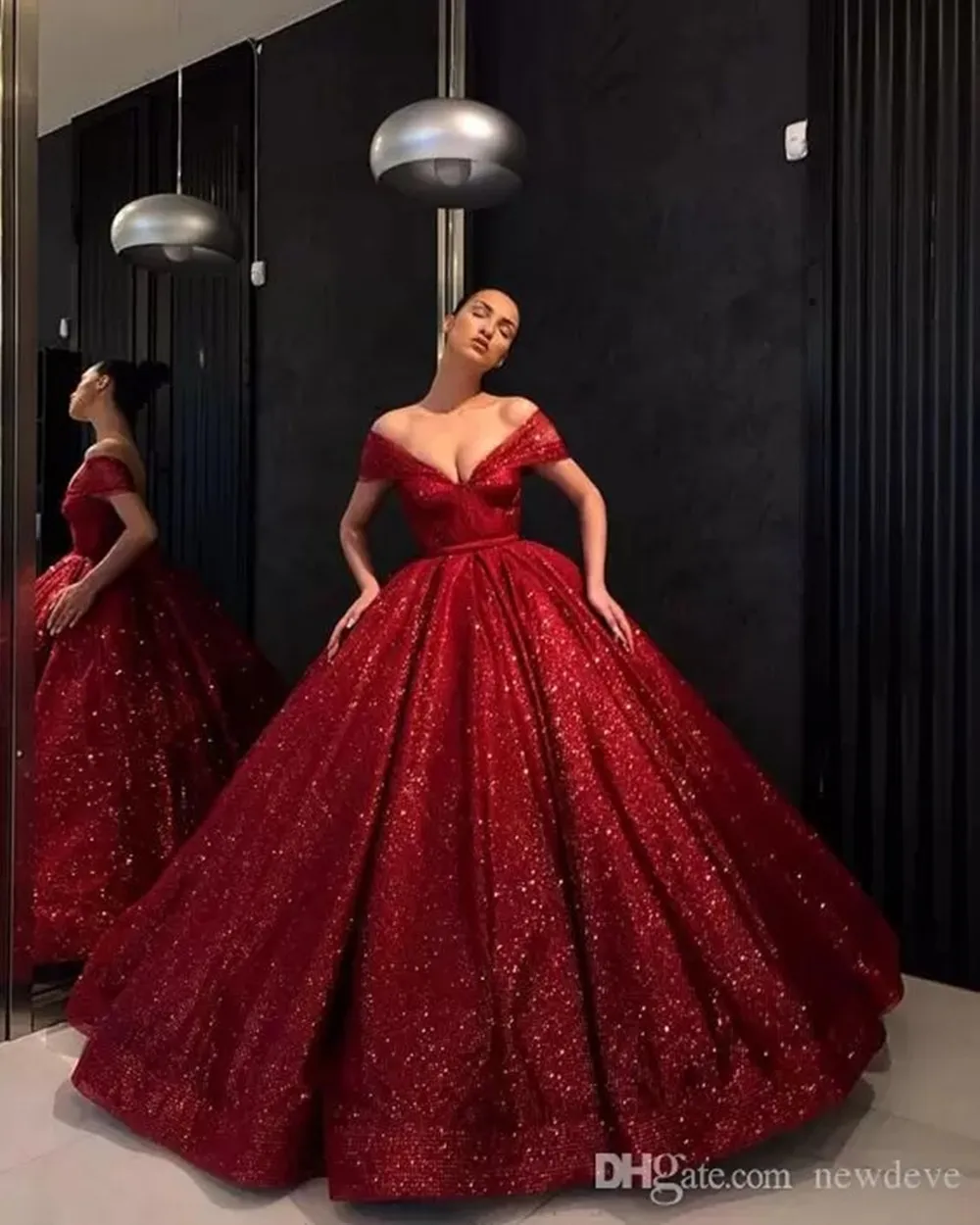 

Hot Red Evening Dresses Off The Shoulder V Neck Ball Gown Sequined Prom Gowns 2020 Robes De Soiree Special Occasion Dress