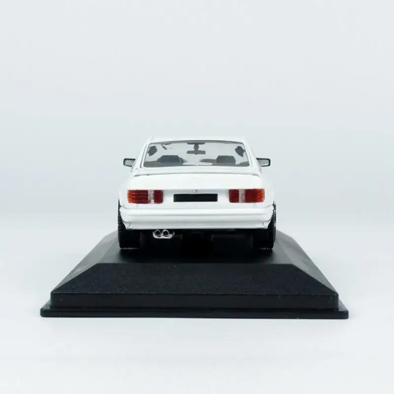 Solido 1/43 MERCEDES SEC 560 AMG WIDEBODY игрушка из сплава моторный автомобиль литая под давлением