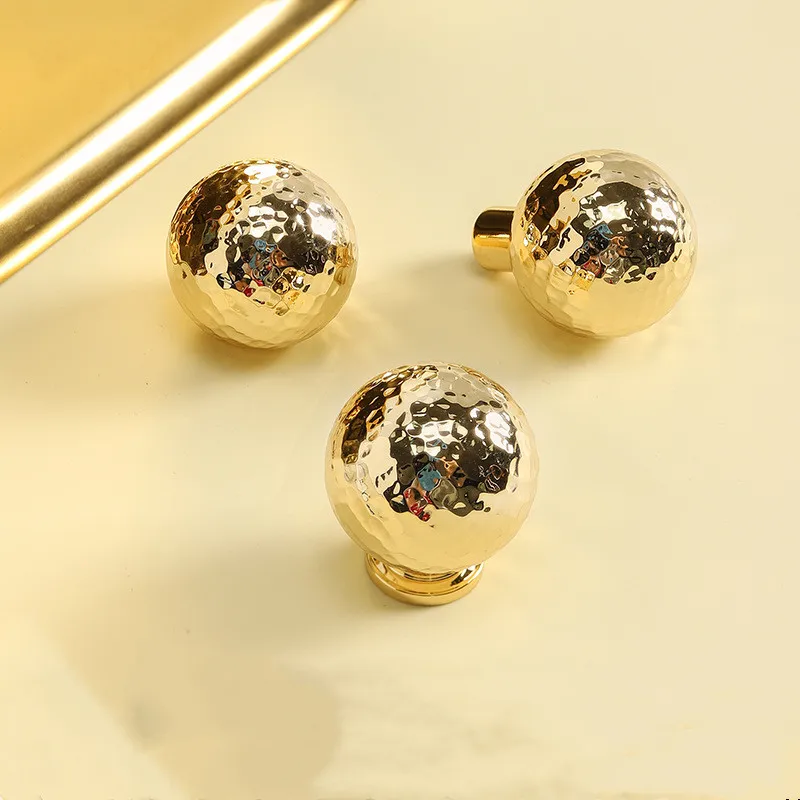 

Золотая ручка с узором молотка, латунная ручка, роскошный Твердый одиночный выдвижной ящик, металлическая дверная ручка