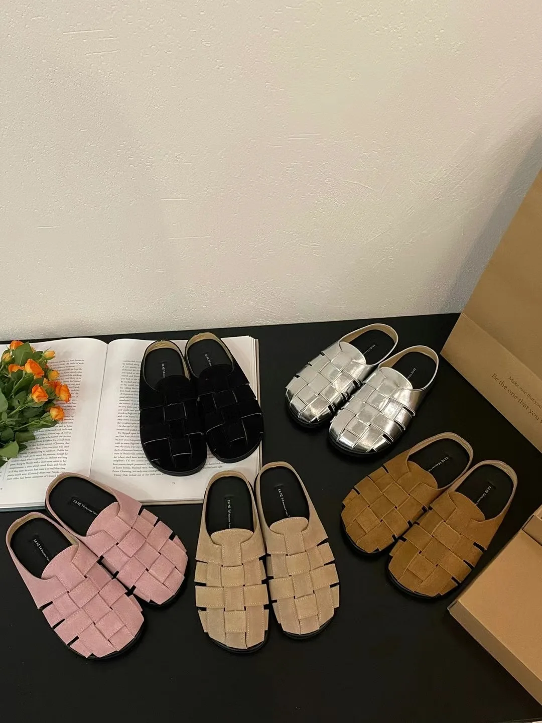 

Туфли женские из мягкой натуральной кожи, с закрытым носком, на плоской подошве