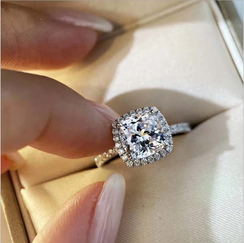 

Elegant Ladies Square Cubic Zircon Finger Ring with Sparkling Crystal Rhinestone for Women Party Wedding Engagement Jewelry