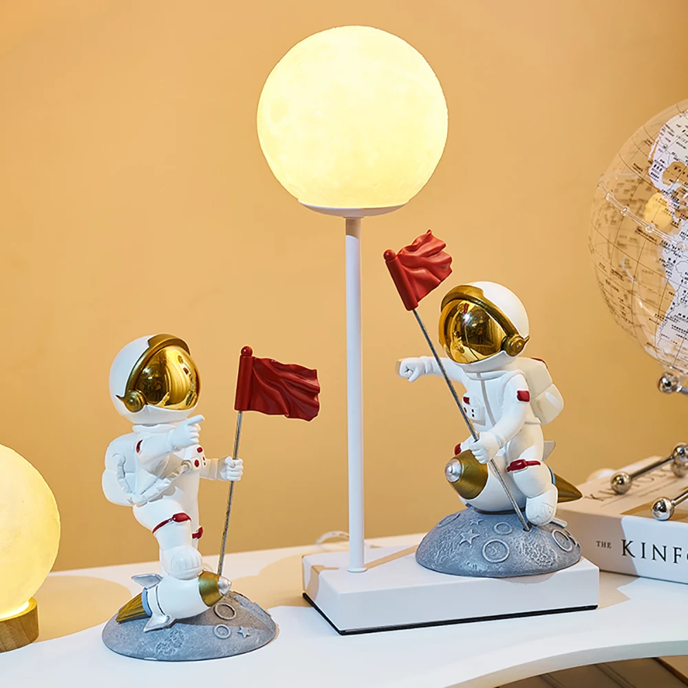 

Creative Astronaut Statue LED Light Kawaii Room Docer Figurines for Interior Children's Room Decoration Bedroom Night Light