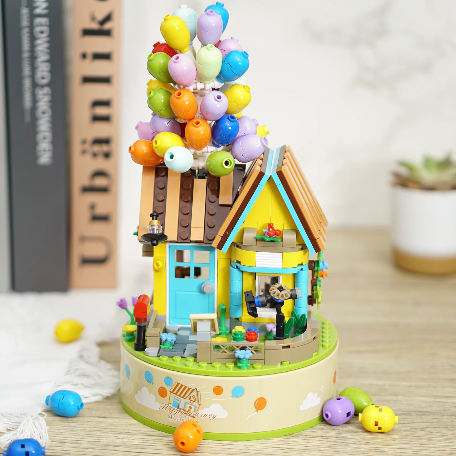 

MOC IDEA Balloon Home Music Box Building Block City Creative Girls Friends Hut Architecture Bricks DIY Boys Birthday Toys Gifts