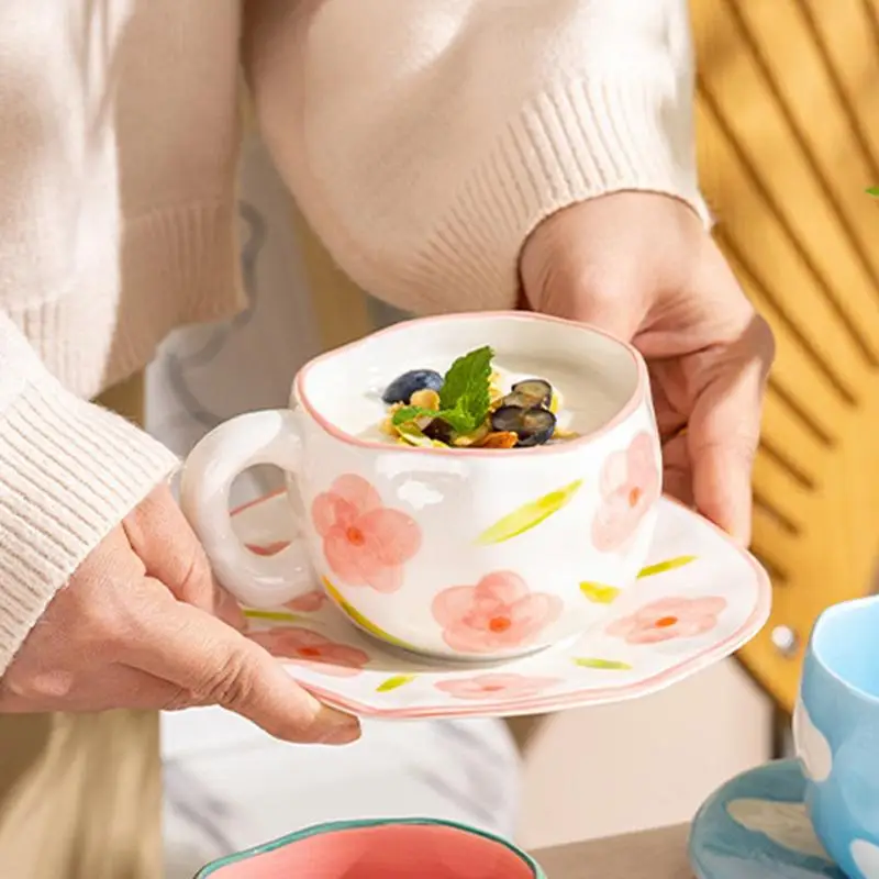 Симпатичная кружка с цветами Расписанная вручную неправильной формы и наборы