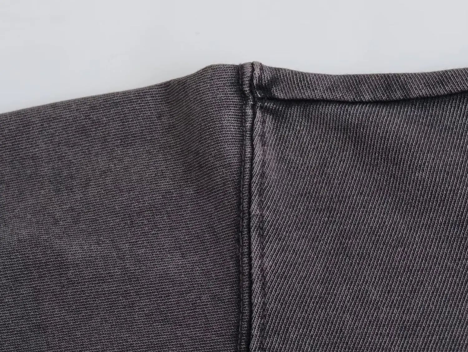 Женский однотонный комплект из брюк и свитшота с круглым вырезом