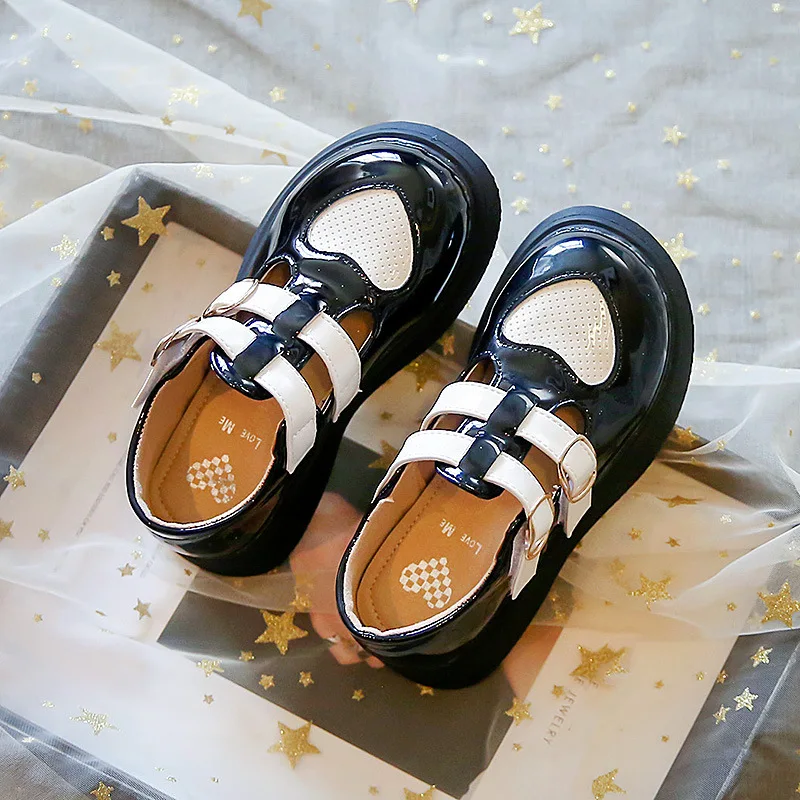 

New Girls Leather Shoes 2022 Cute Autumn Korean Style Children Fashion Loafers Breathable Kids Heart Shaped Heart Unique Casual