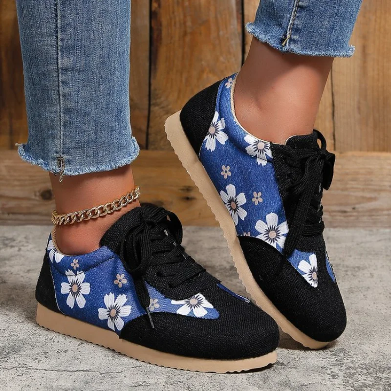 

European and American Large Flat Bottomed Printed Fashion Single Shoe Women's 2023 New Casual Flower Front Lace Up Women's Shoes