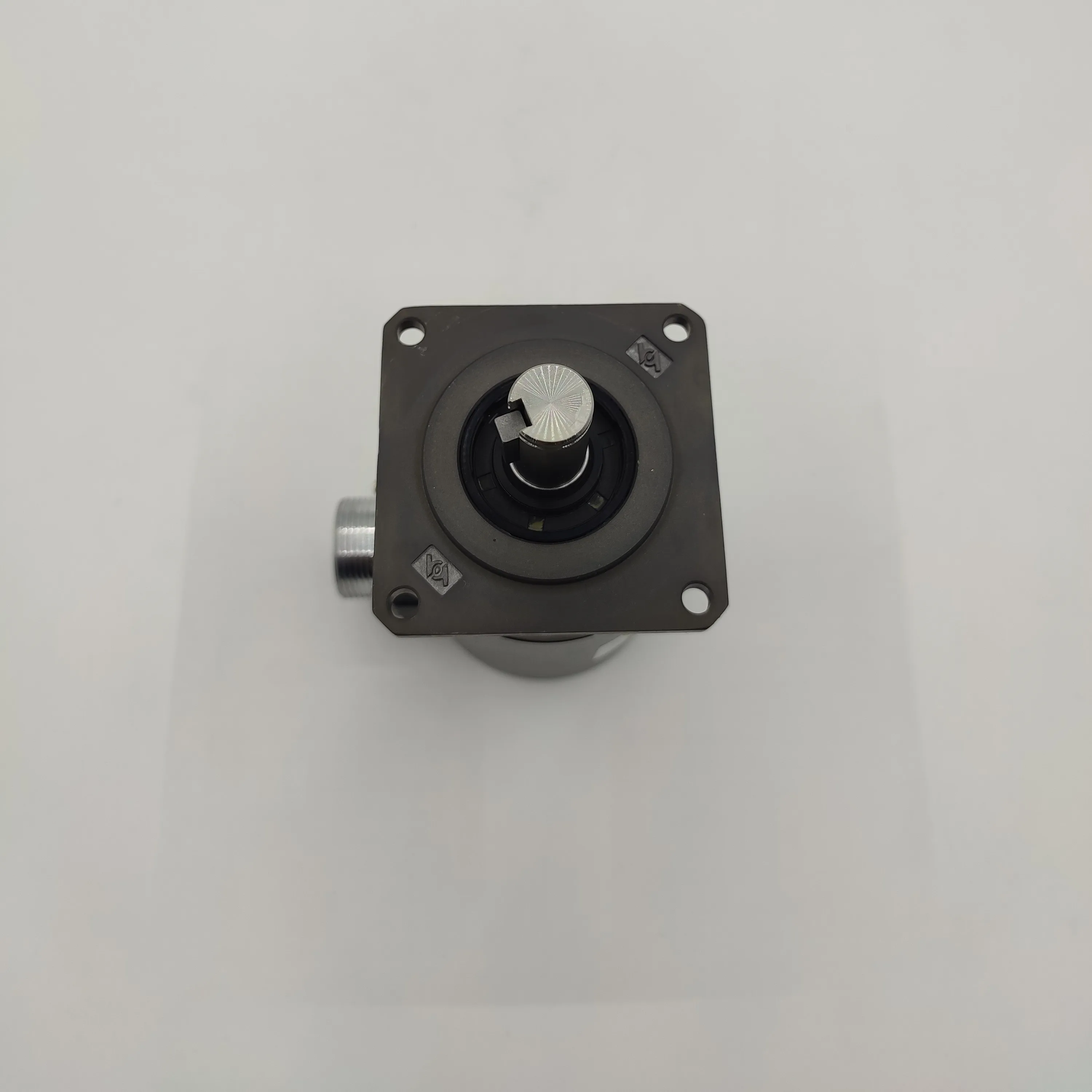 

A-WXJ-1-8-G5-26F-0.3M YUHENG encoder Absolute solid shaft rotary encoder New original genuine Ready to Ship